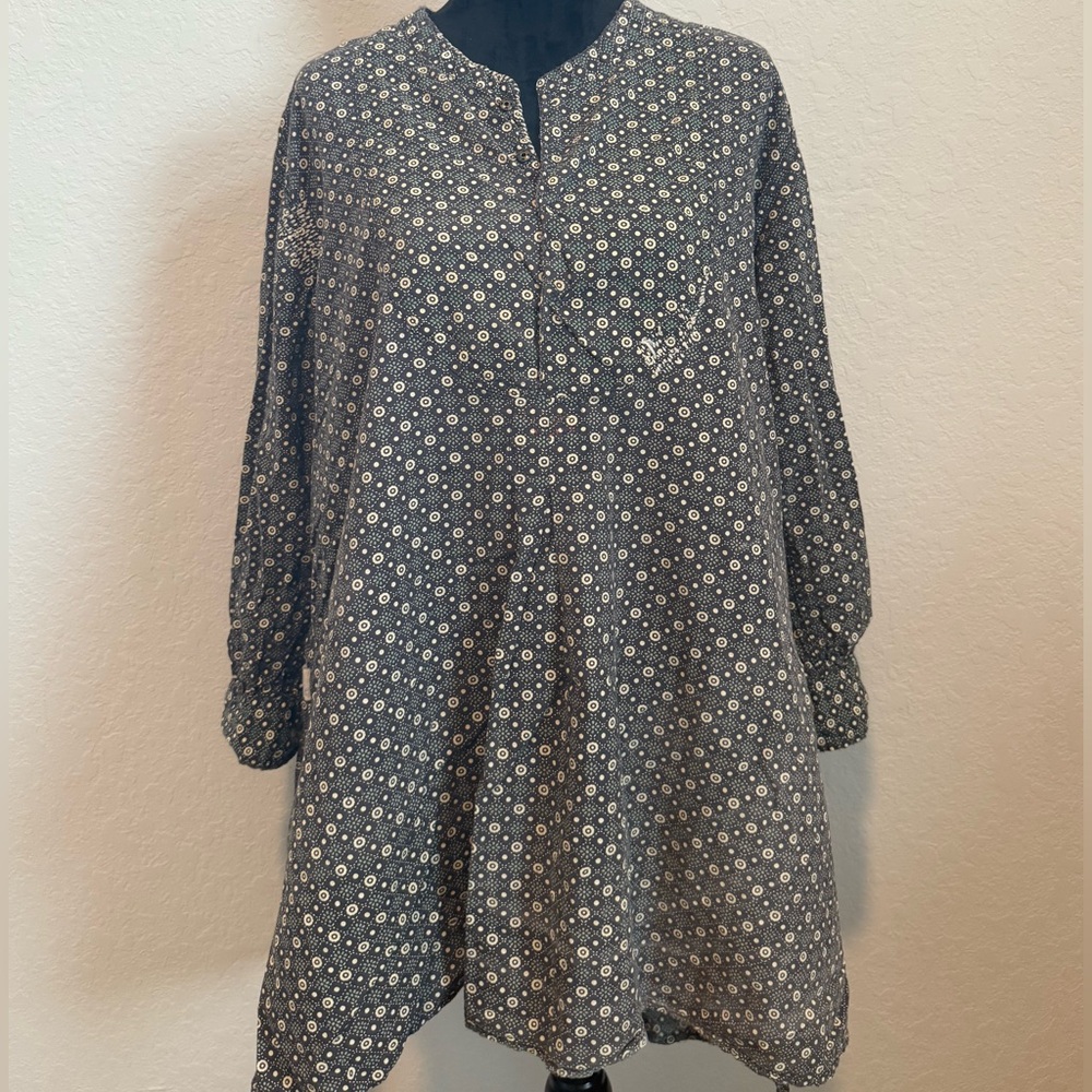 Magnolia Pearl Navy Floral Long Sleeve Blouse - Picture 3 of 4